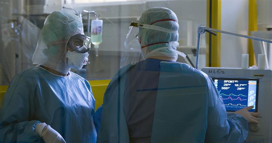 Ανησυχία από την αύξηση των διασωληνωμένων: Στην Εντατική 14χρονη από την Κηφισιά