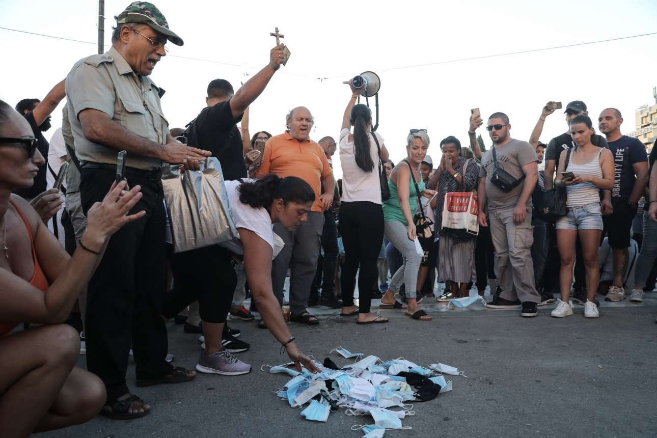 Διαδηλώσεις στο Σύνταγμα και στον Λευκό Πύργο κατά της μάσκας στα σχολεία