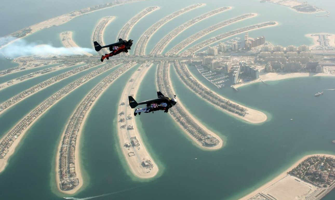 Πιλότοι σε πύργο ελέγχου: «Μόλις περάσαμε κάποιον με jetpack»