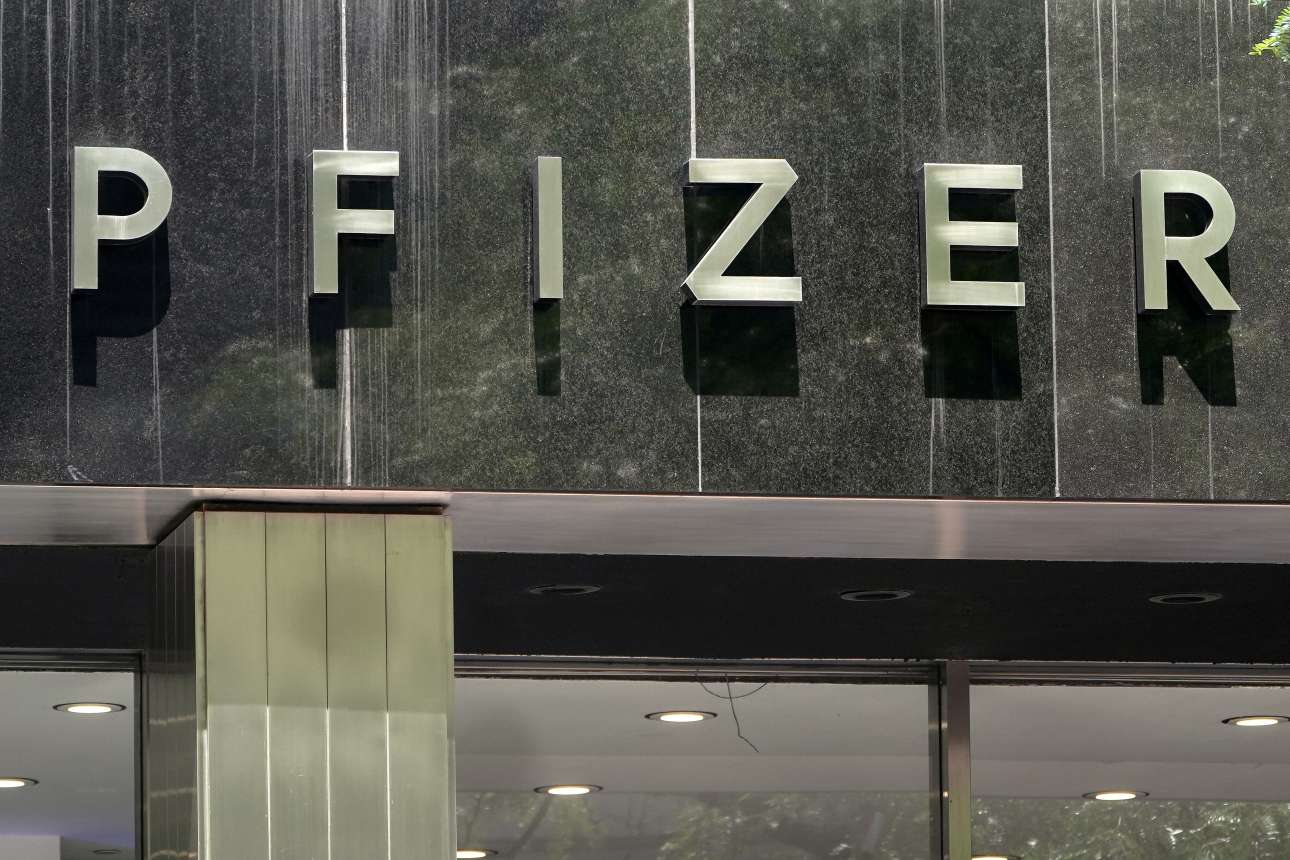 Times: Πριν από τα Χριστούγεννα το εμβόλιο της Pfizer