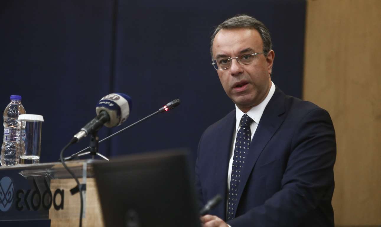 Σταϊκούρας: Εννέα μέτρα στήριξης των επαγγελματικών κλάδων – ποιοι δικαιούνται επίδομα 534 ευρώ