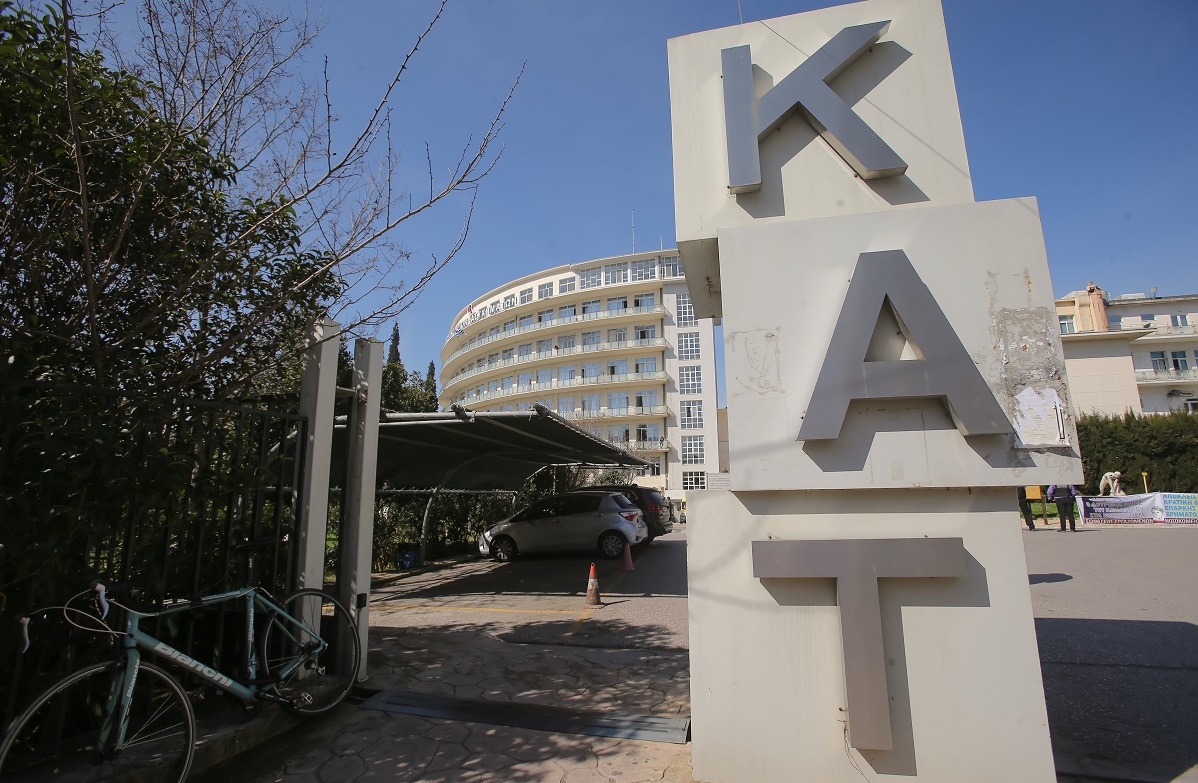 Θετικός στον κορονοϊό τραυματιοφορέας του ΚΑΤ – Εκλεισαν οκτώ χειρουργεία