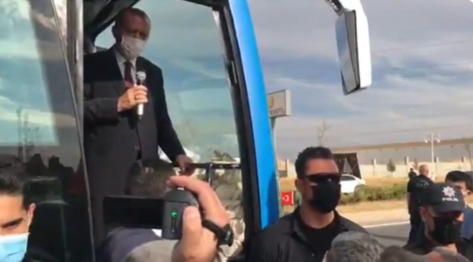 «Σουλτάνος» Ερντογάν, τώρα και ως Μαρία Αντουανέτα: Δεν έχεις ψωμί να φας; Πιες ένα τσάι