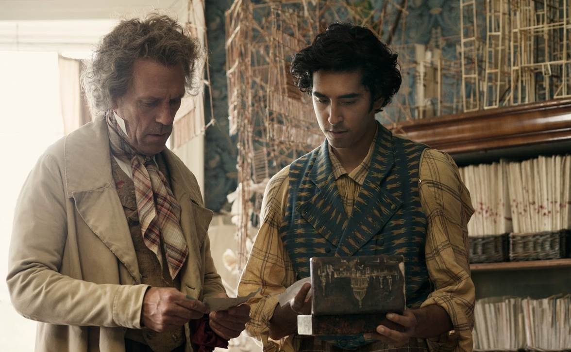 Ο Χιου Λόρι και ένας «διασκεδαστικά βαθύς» Ντέιβιντ Κόπερφιλντ