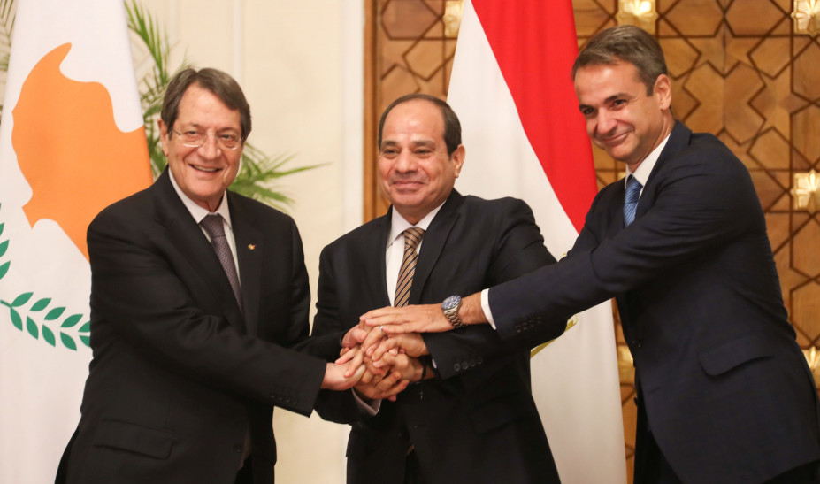 Στην Κύπρο για την τριμερή Ελλάδας – Κύπρου – Αιγύπτου ο Κυριάκος Μητσοτάκης