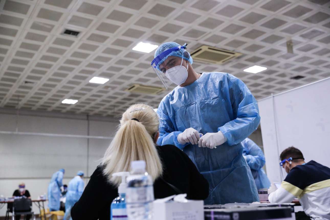 Νέο ρεκόρ κρουσμάτων κορονοϊού: 865 μολύνσεις και έξι νεκροί