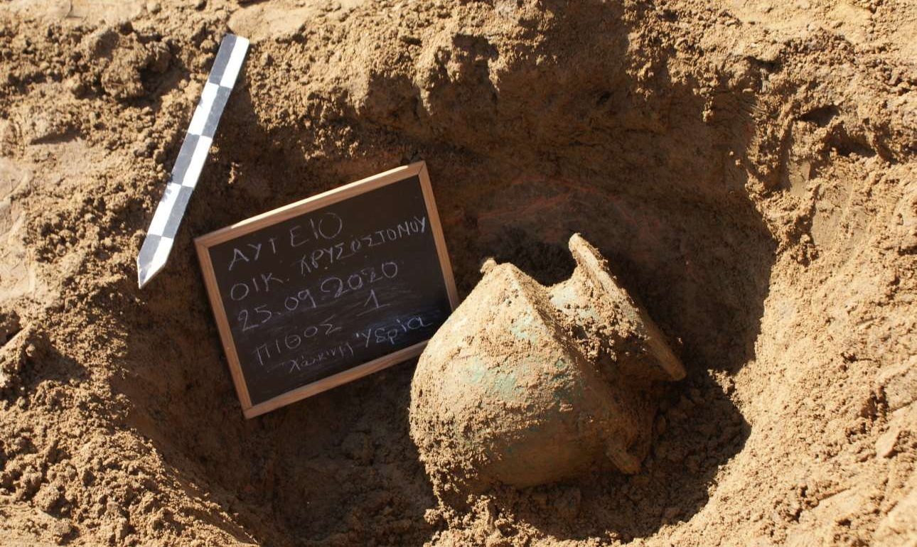 Αποκάλυψη οκτώ τάφων σε σωστική ανασκαφική έρευνα στην Ηλεία