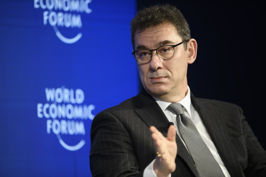 Αλμπερτ Μπουρλά: «Να φοράτε τις μάσκες σας»