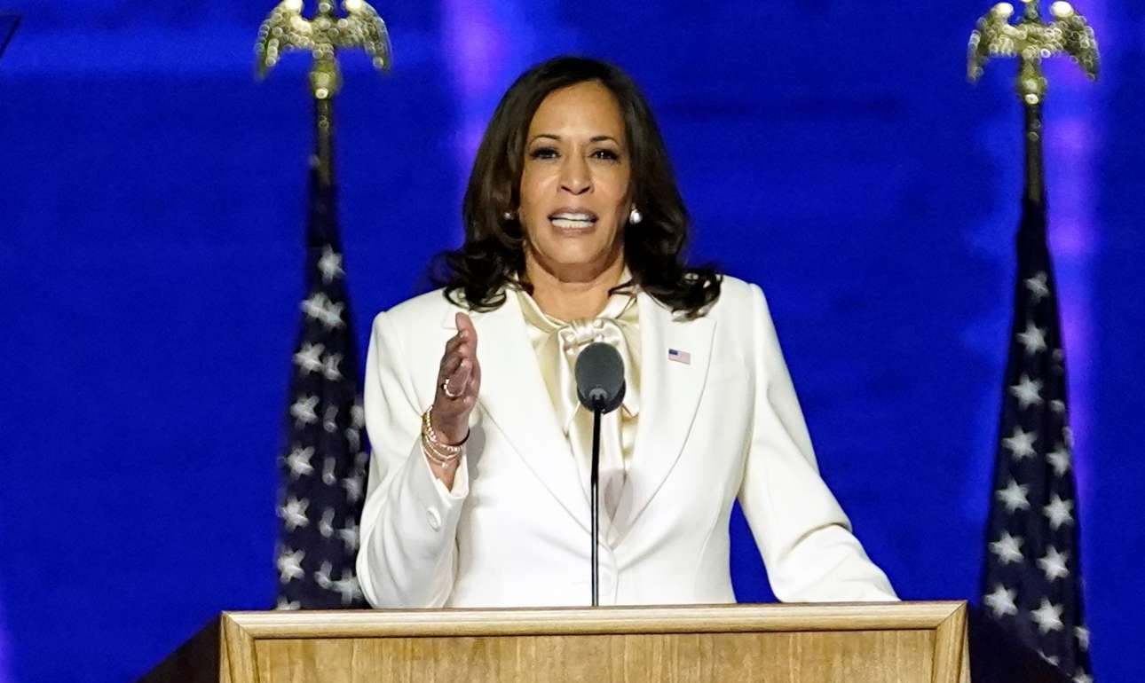 Κάμαλα Χάρις: Η γυναίκα που έχει συνηθίσει να γκρεμίζει τείχη