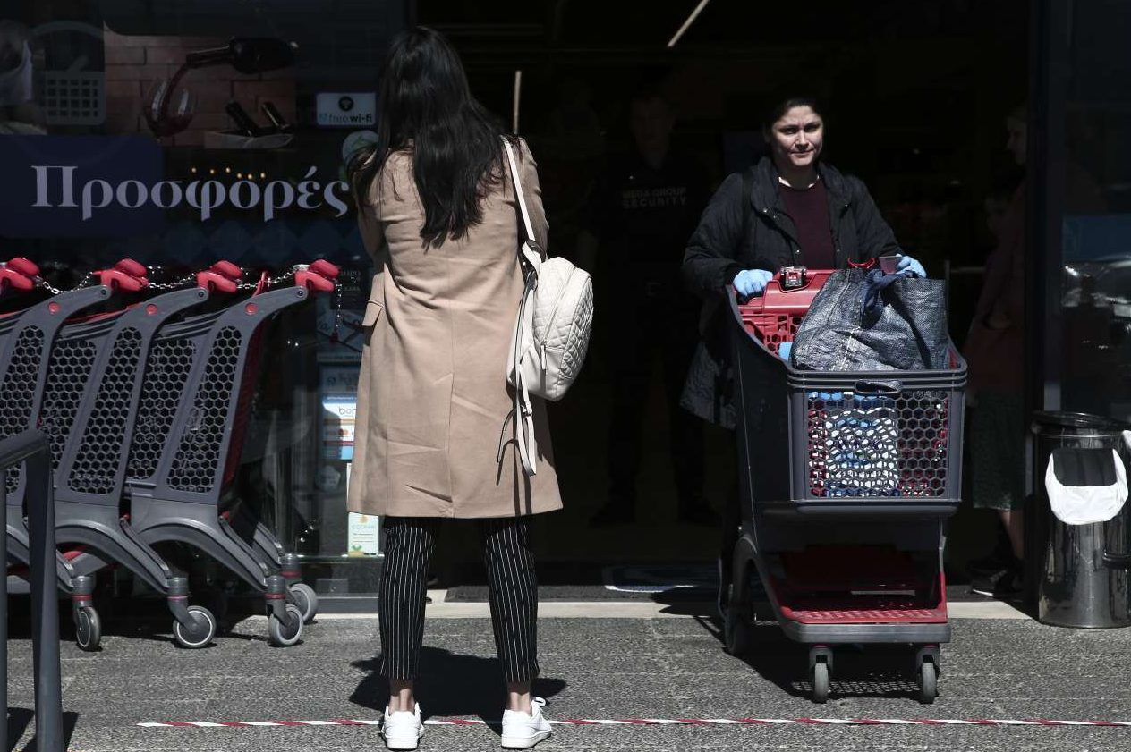 «Lockdown» στην πώληση ηλεκτρονικών ειδών, βιβλίων και ρούχων από τα σούπερ μάρκετ