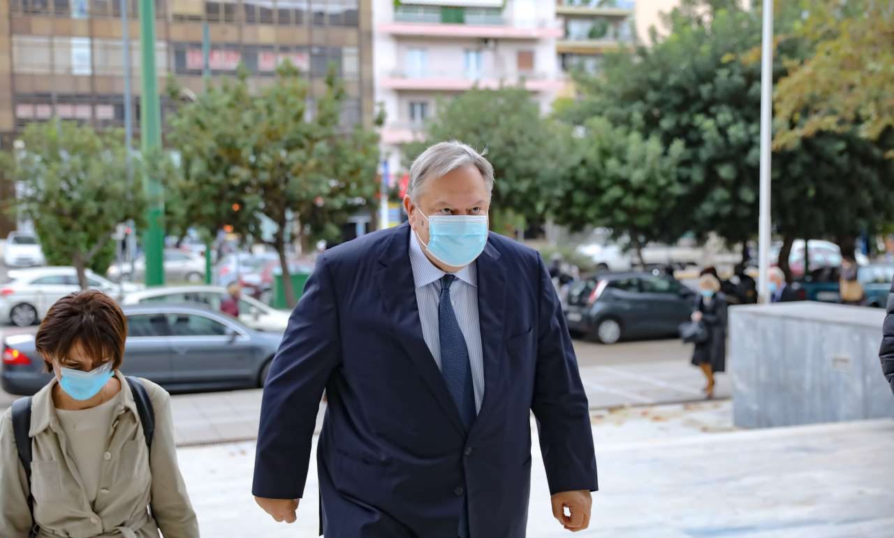 Τρεις ώρες κατέθετε ο Βενιζέλος στην ανακρίτρια για τη σκευωρία της Novartis και τον Παπαγγελόπουλο