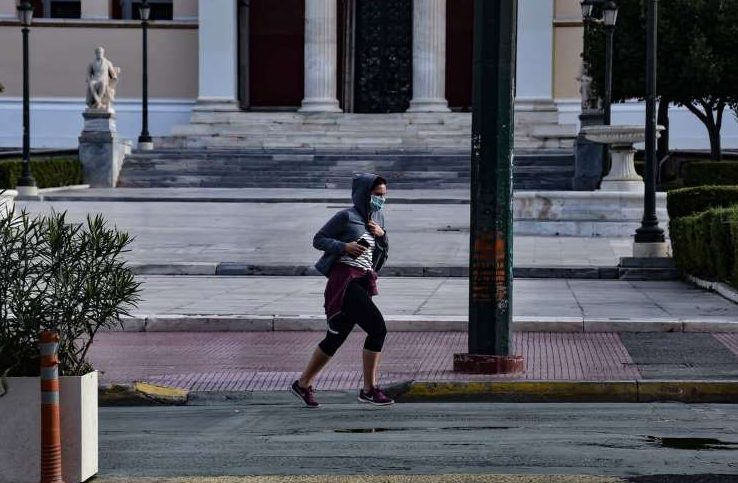 Lockdown με μποτιλιάρισμα και 1 εκατ. SMS για «άθληση» μετά τις 21.00