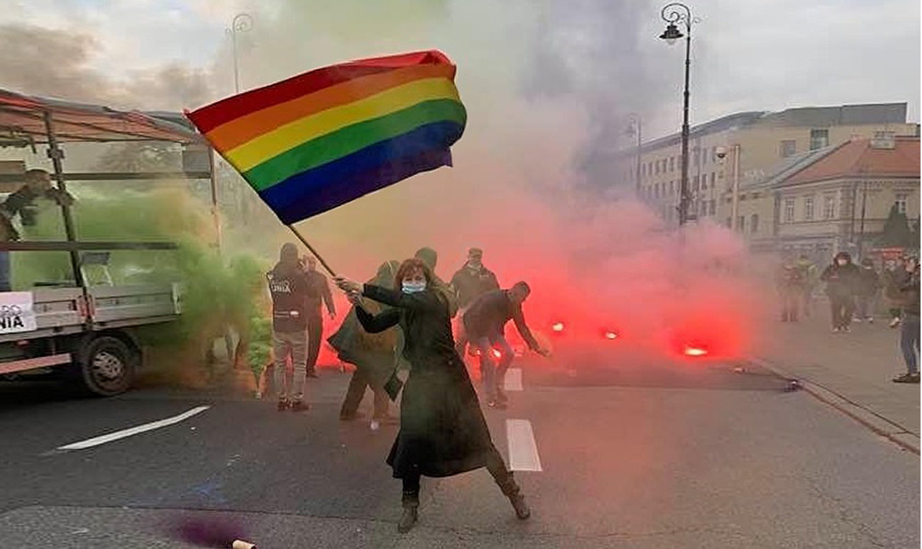 Η «Μαριάν» της Πολωνίας οδηγήτρια για το δικαίωμα στην έκτρωση