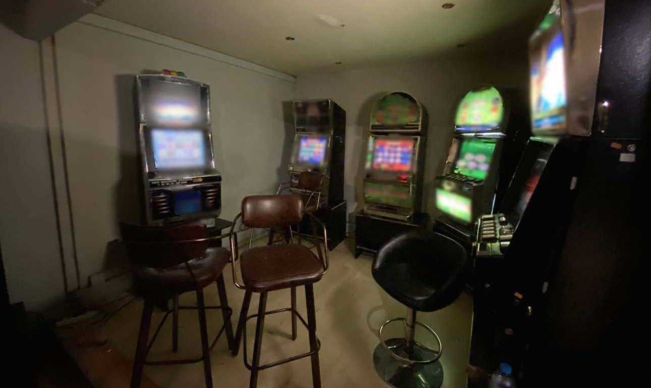 Τέσσερις συλλήψεις σε «μίνι-καζίνο» στο κέντρο της Αθήνας