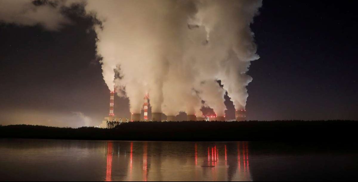 Στο 55% ο στόχος της Κομισιόν για τη μείωση των εκπομπών αερίων