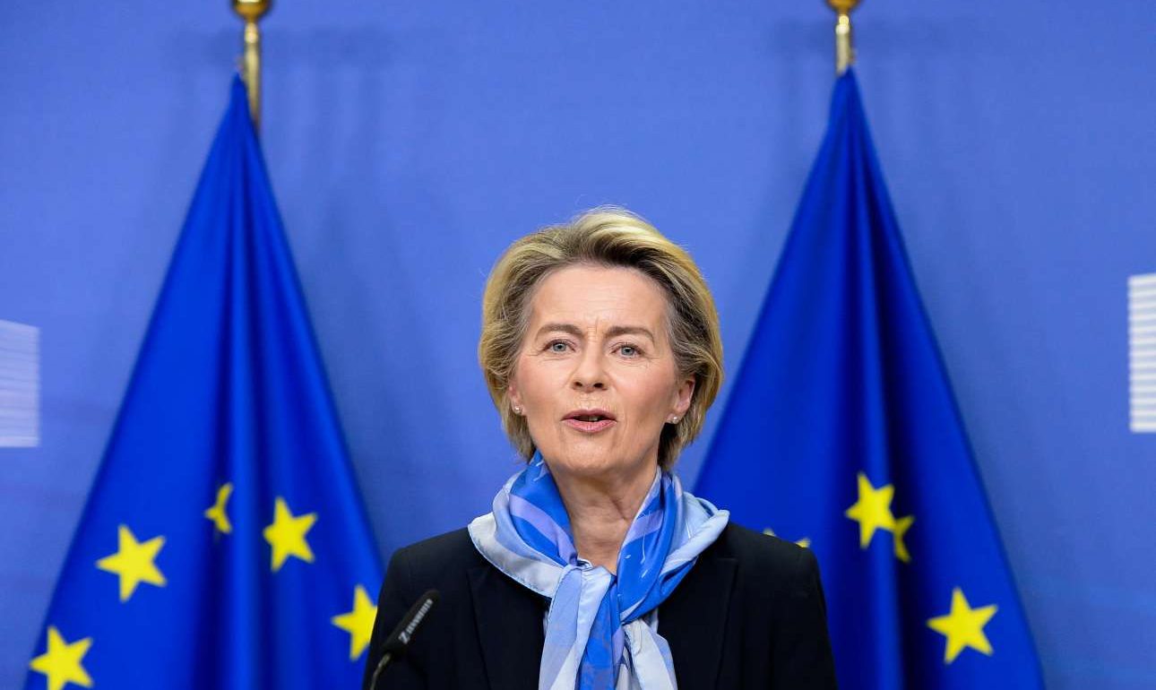 «Πράσινο φως» και από την Κομισιόν για το εμβόλιο της Pfizer