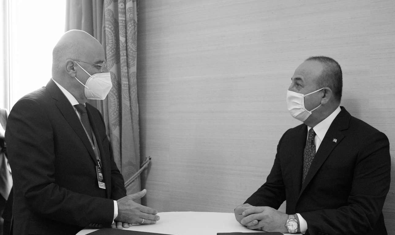 Κυρώσεις και διερευνητικές, μια δύσκολη ισορροπία