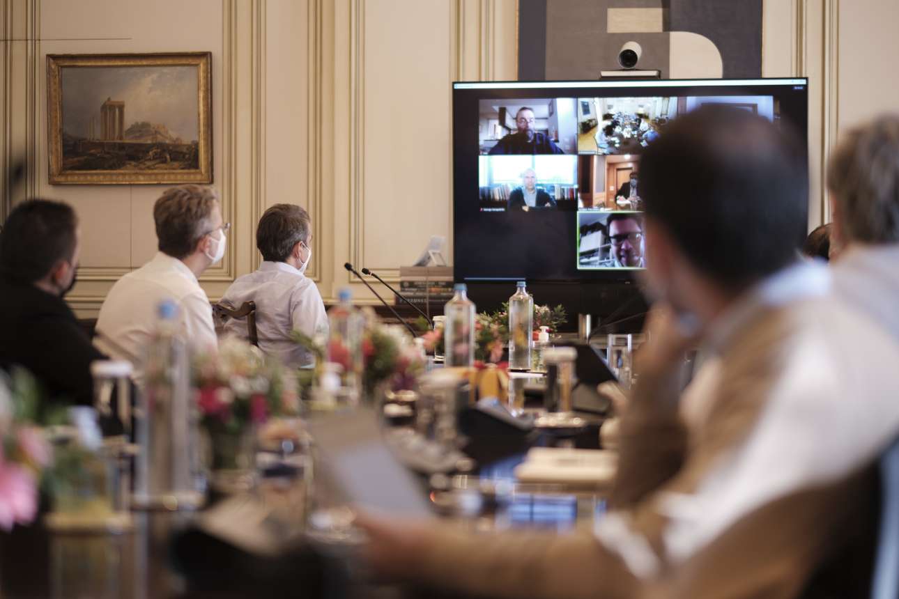 Μητσοτάκης: Στον Πιερρακάκη τα ραντεβού για τους εμβολιασμούς