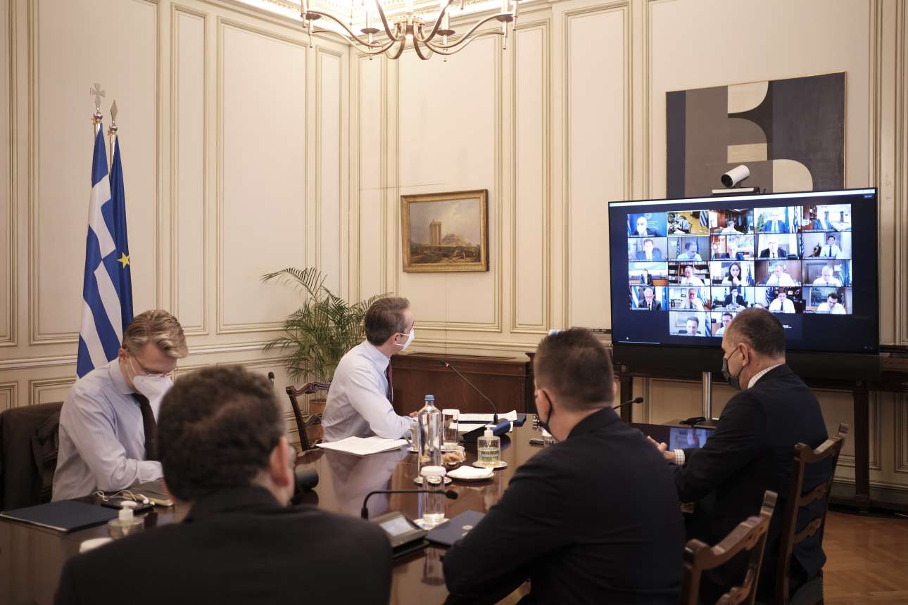 Δεν κάνει πίσω ο Μητσοτάκης για το Σώμα φύλαξης των ΑΕΙ