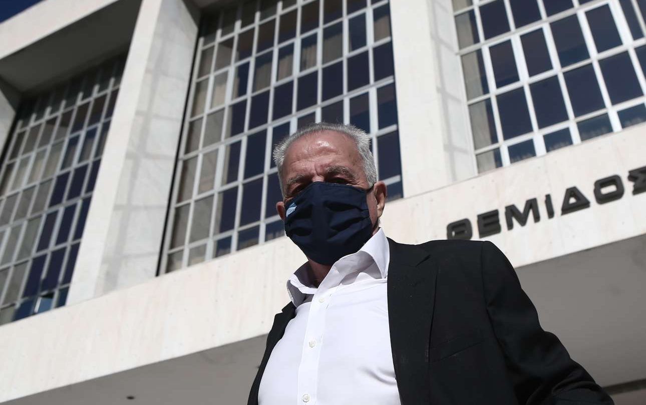 Ο Φλαμπουράρης καταγγέλλει «σκοτεινούς», «κρυφούς» και «φανερούς κύκλους» για τη Folli Follie