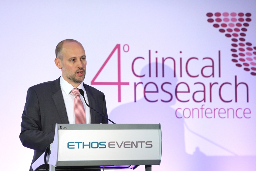 Φιλιώτης: Το φάρμακο με τα αντισώματα μειώνει κατά 70% τον κίνδυνο νοσηλείας