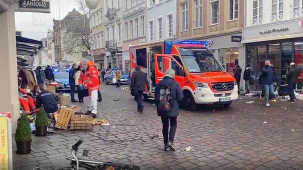Γερμανία: Οδηγός σε αμόκ έπεσε στο πλήθος – τέσσερις νεκροί, πολλοί τραυματίες