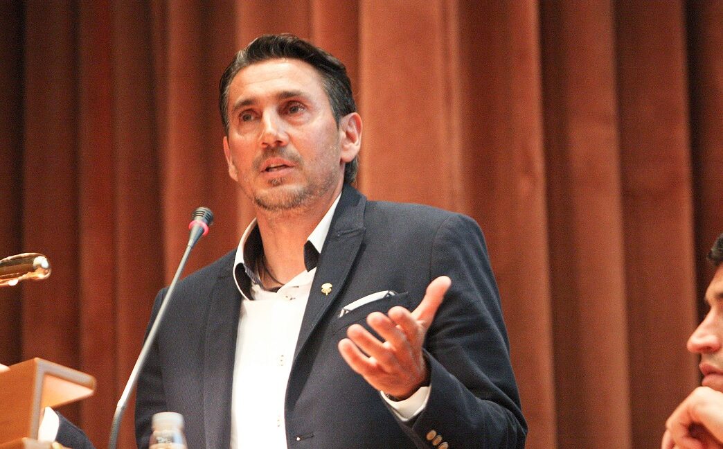 Κακλαμανάκης: «Δεν είναι μόνο η Μπεκατώρου – Εχω δεχτεί απειλές για τη ζωή μου»