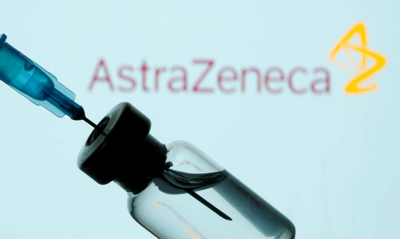 AstraZeneca: Γιατί θα παραδώσει αρχικά λιγότερα εμβόλια στην Ευρώπη