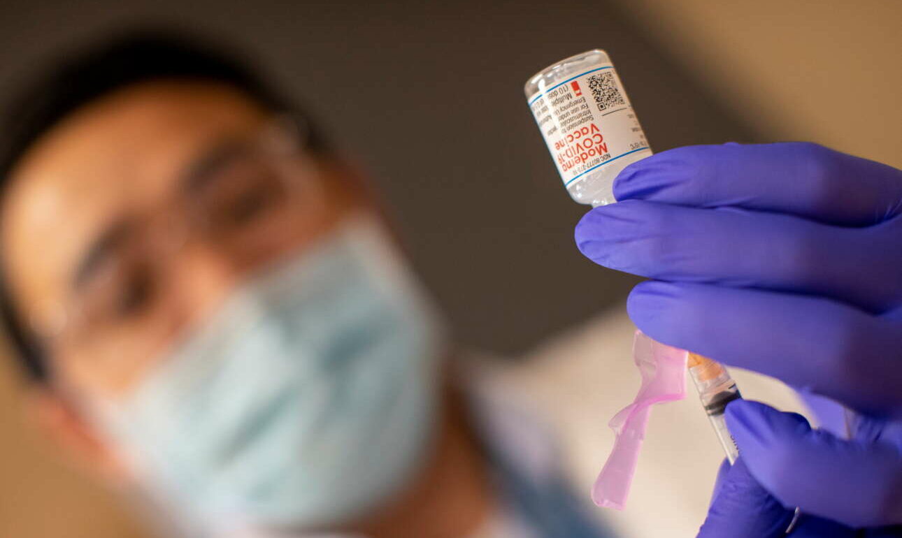 Αποτελεσματικό κατά των μεταλλάξεων Βρετανίας και Ν. Αφρικής το εμβόλιο της Moderna