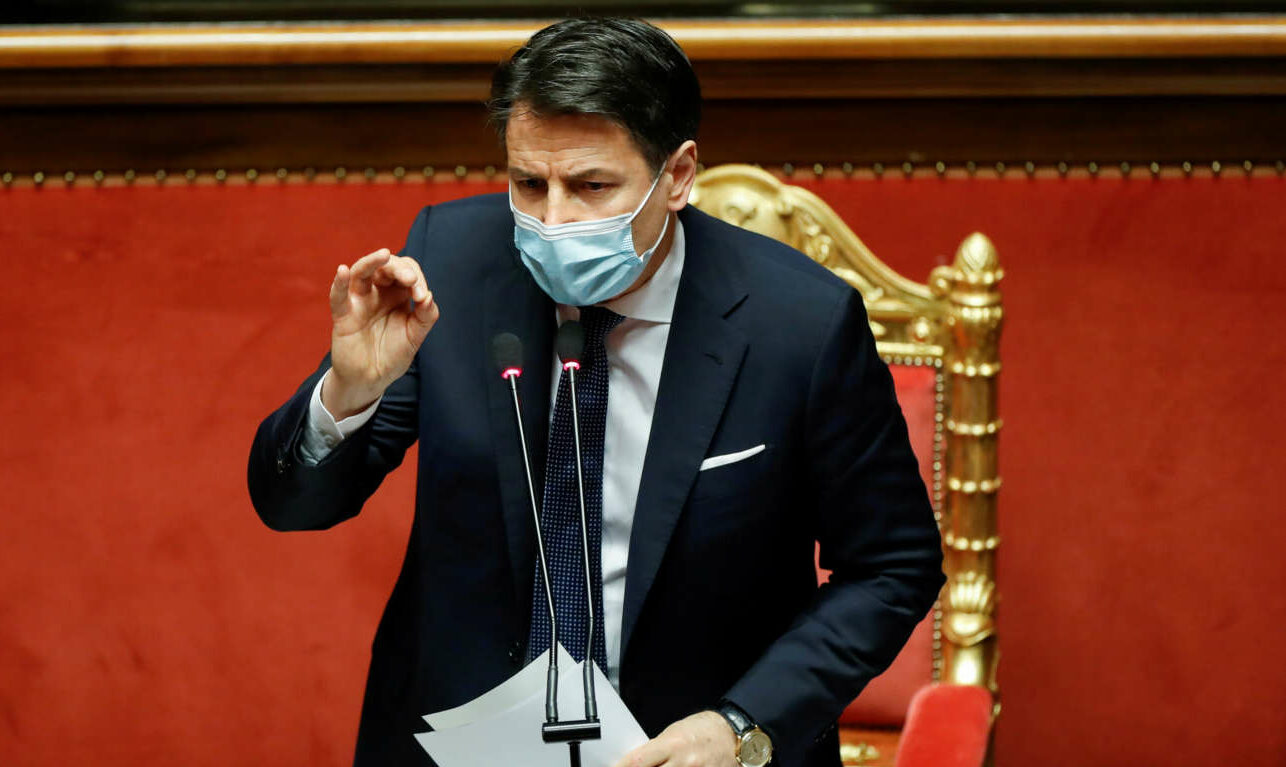 Ο Κόντε στέλνει στα δικαστήρια Pfizer και AstraZeneca για αθέτηση των συμβολαίων