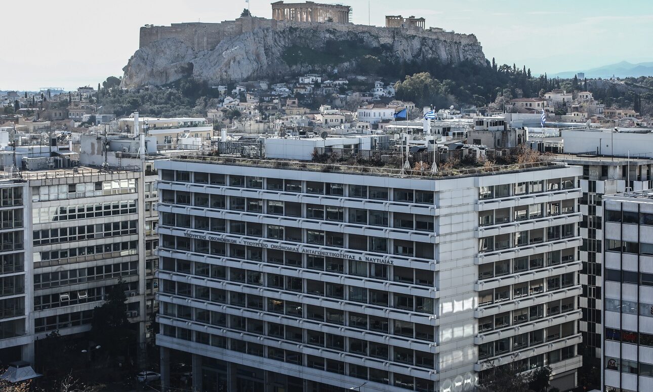 Με τρομακτικό έλλειμμα 18,198 δισ. ευρώ έκλεισε το 2020 – Και θα μπορούσε να είναι χειρότερα!
