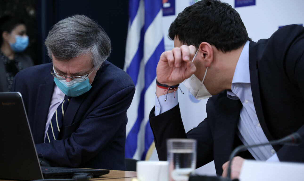 Πώς και γιατί η Ελλάδα έσπασε τώρα το φράγμα του 2% εμβολιασμένου πληθυσμού