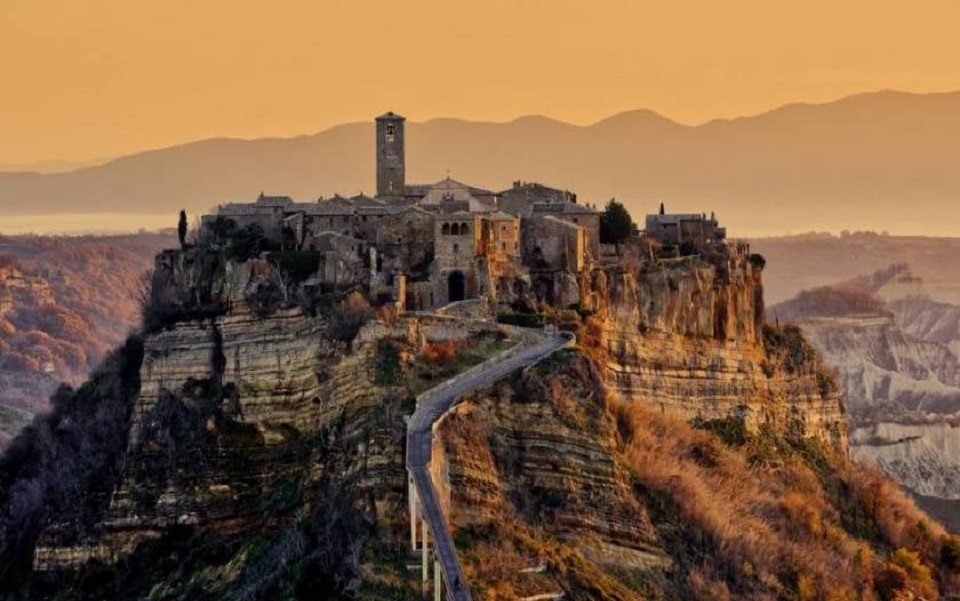 Ο τόπος που πεθαίνει – ένα ιταλικό χωριό πάνω σε λάβα