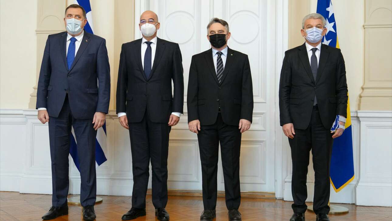 Δένδιας στο Σεράγεβο με το συλλογικό Προεδρείο της Βοσνίας-Ερζεγοβίνης