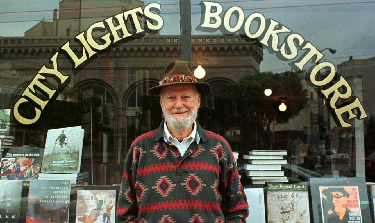 Πέθανε στα 101 του ο ποιητής Λόρενς Φερλινγκέτι, η ψυχή της Γενιάς Μπιτ