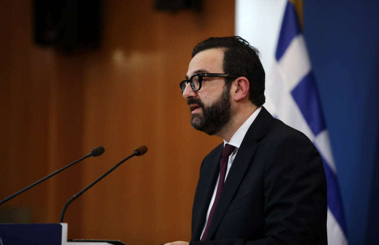 Ταραντίλης κατά Τσίπρα: Τον ενοχλεί ένα υπαίθριο γεύμα στην Ικαρία και όχι οι πορείες και οι συγκεντρώσεις