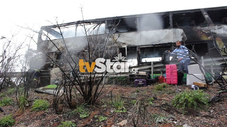 Λαμία: Στις φλόγες λεωφορείο με 48 επιβαίνοντες