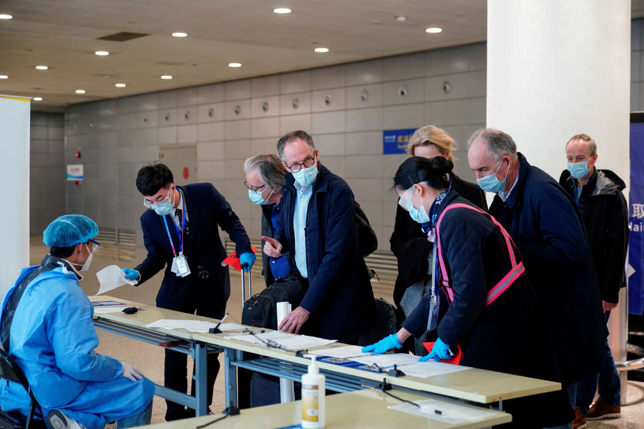 Πώς γεννήθηκε τελικά ο κορονοϊός; Ισχυρότερο το σενάριο για νυχτερίδα στο πόρισμα του ΠΟΥ