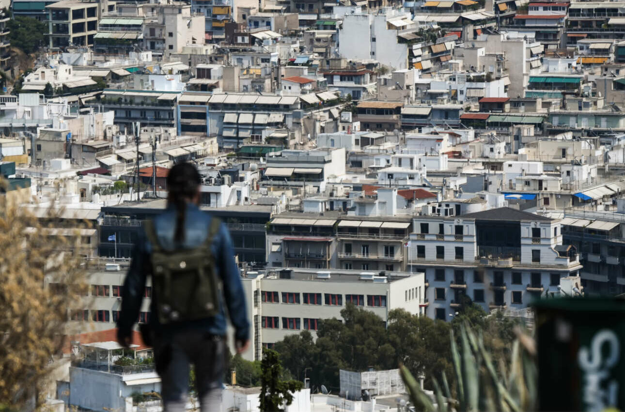 Τέλος η ταλαιπωρία στις ΔΟΥ: Ηλεκτρονικά οι μεταβιβάσεις ακινήτων