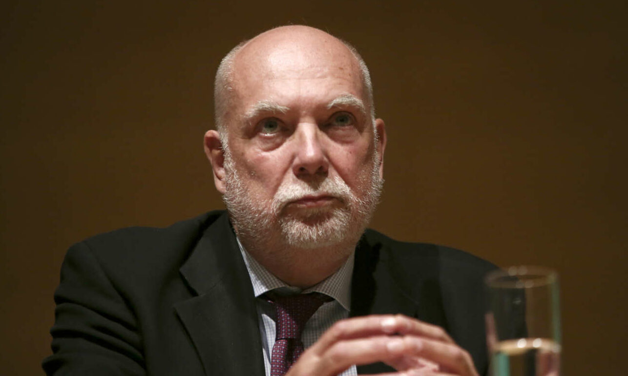 Βίζερ: Η παραμονή στο ευρώ δεν ήταν μέγιστη προτεραιότητα στην κυβέρνηση Τσίπρα