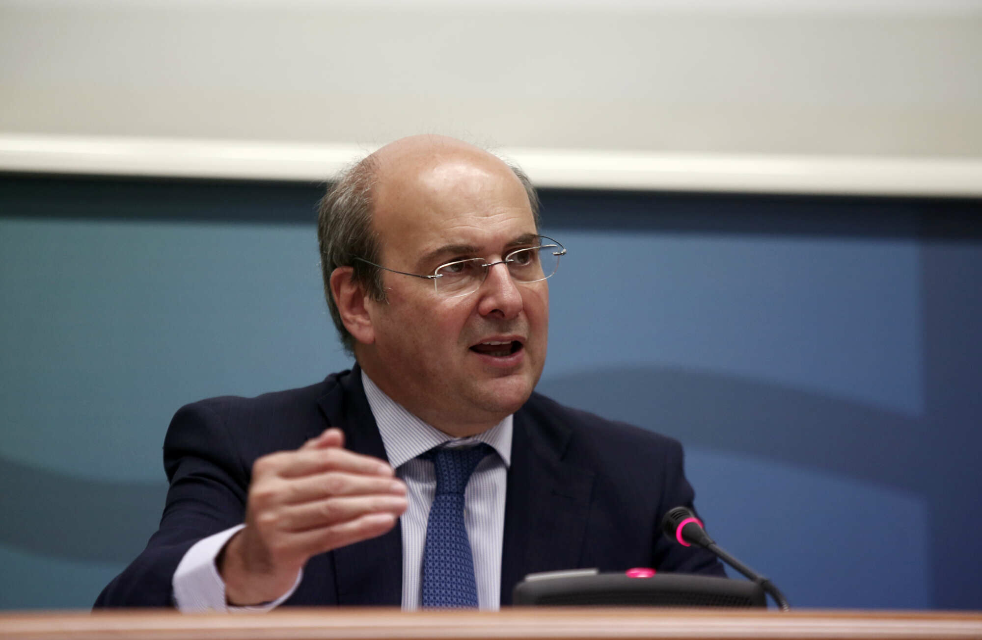 Χατζηδάκης: Εκδοση συντάξεων και από ιδιώτες