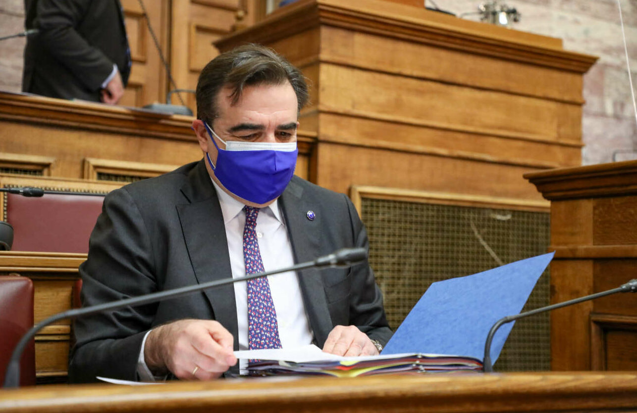 Μαργαρίτης Σχοινάς στη Βουλή: «Αγωνίζομαι για να μην χαθεί το ελληνικό καλοκαίρι»