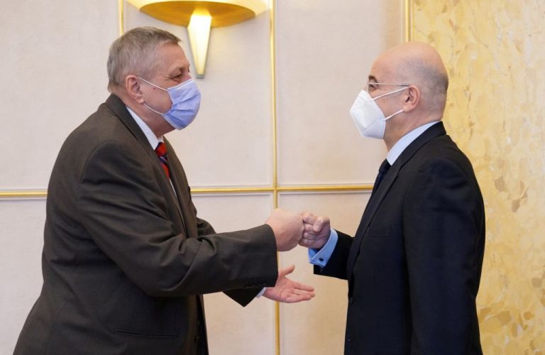 Συνάντηση Δένδια με τον ειδικό απεσταλμένο του γ.γ. του ΟΗΕ για τη Λιβύη