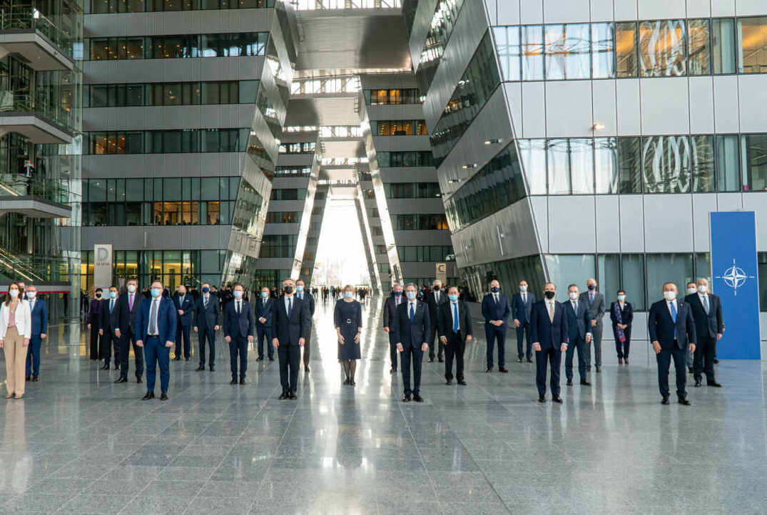 Πρώτη γνωριμία Δένδια με Μπλίνκεν και μια τοποθέτηση με νόημα στη σύνοδο του ΝΑΤΟ