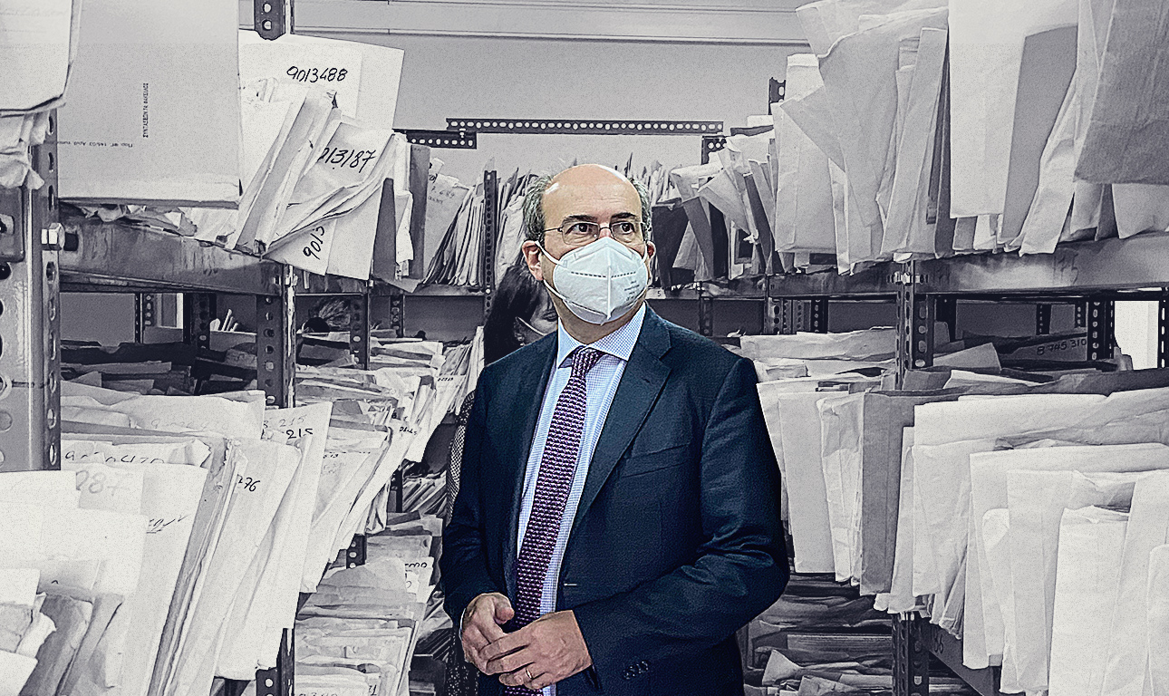 Ο υπουργός έκανε αυτοψία στον ΕΦΚΑ και… ψυχοπλακώθηκε