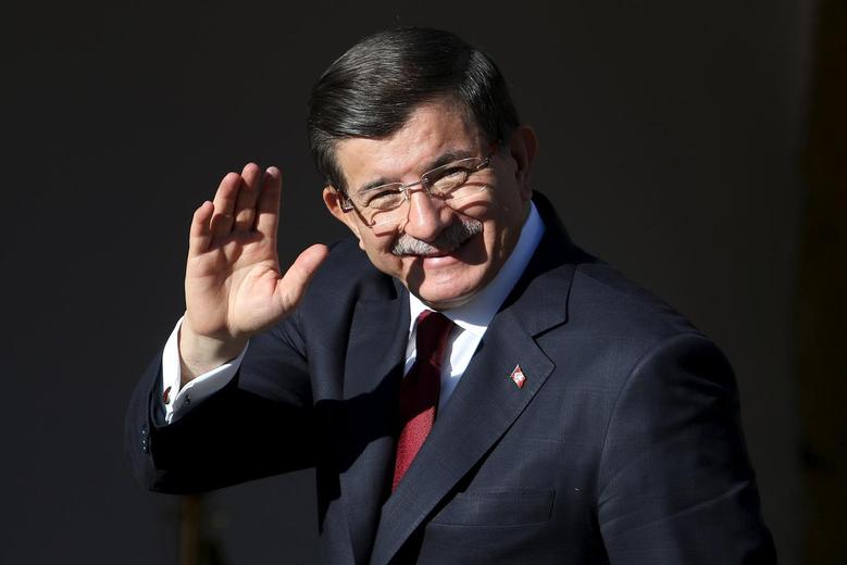 Νταβούτογλου: Ο Ερντογάν απομακρύνει την Τουρκία από την Ευρώπη