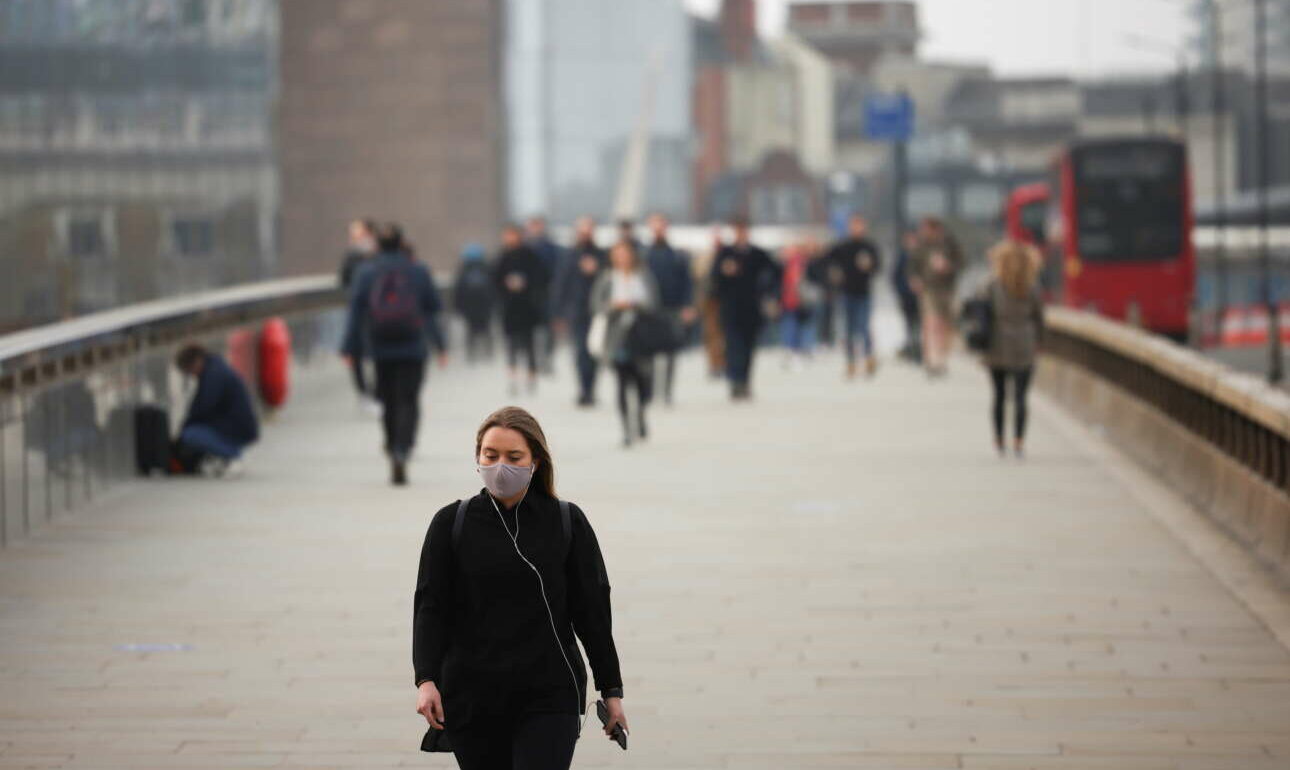 Μόσιαλος: Γιατί χρειάζονται ακόμη οι μάσκες