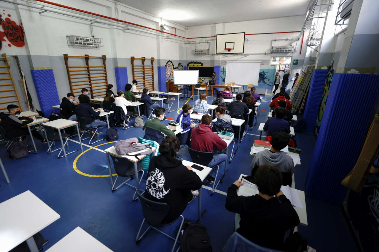 Ιταλία: Ο Ντράγκι κρατά ανοιχτά τα σχολεία όλο το καλοκαίρι