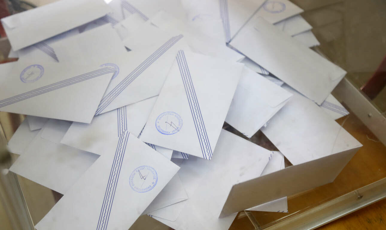 Pulse: Προβάδισμα 13,5% για τη ΝΔ – Τι λένε για Δένδια, Eλληνοτουρκικά, εμβολιασμούς