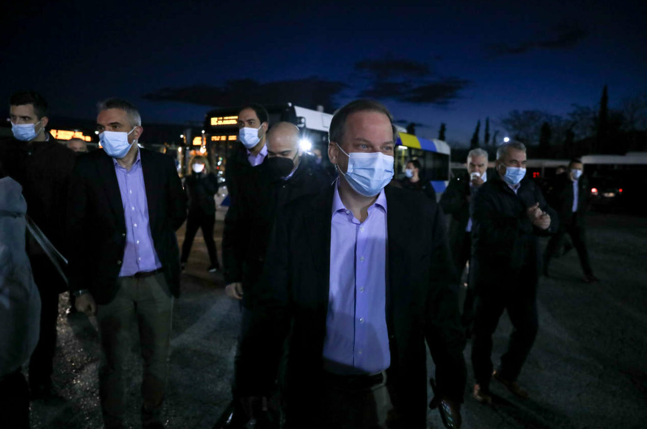 Απάντηση Καραμανλή σε ΣΥΡΙΖΑ: Αντιπολίτευση μιζέριας και για τα λεωφορεία